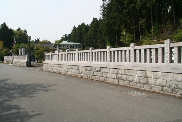 京の石文化を守り継ぐ。社寺・一般建築石材について墓地・霊園・京石碑について社寺・一般建築石材について石造美術・石彫刻について社長ブログ/石のセレナーデmoshi moshi-ishimo現場でガンバ