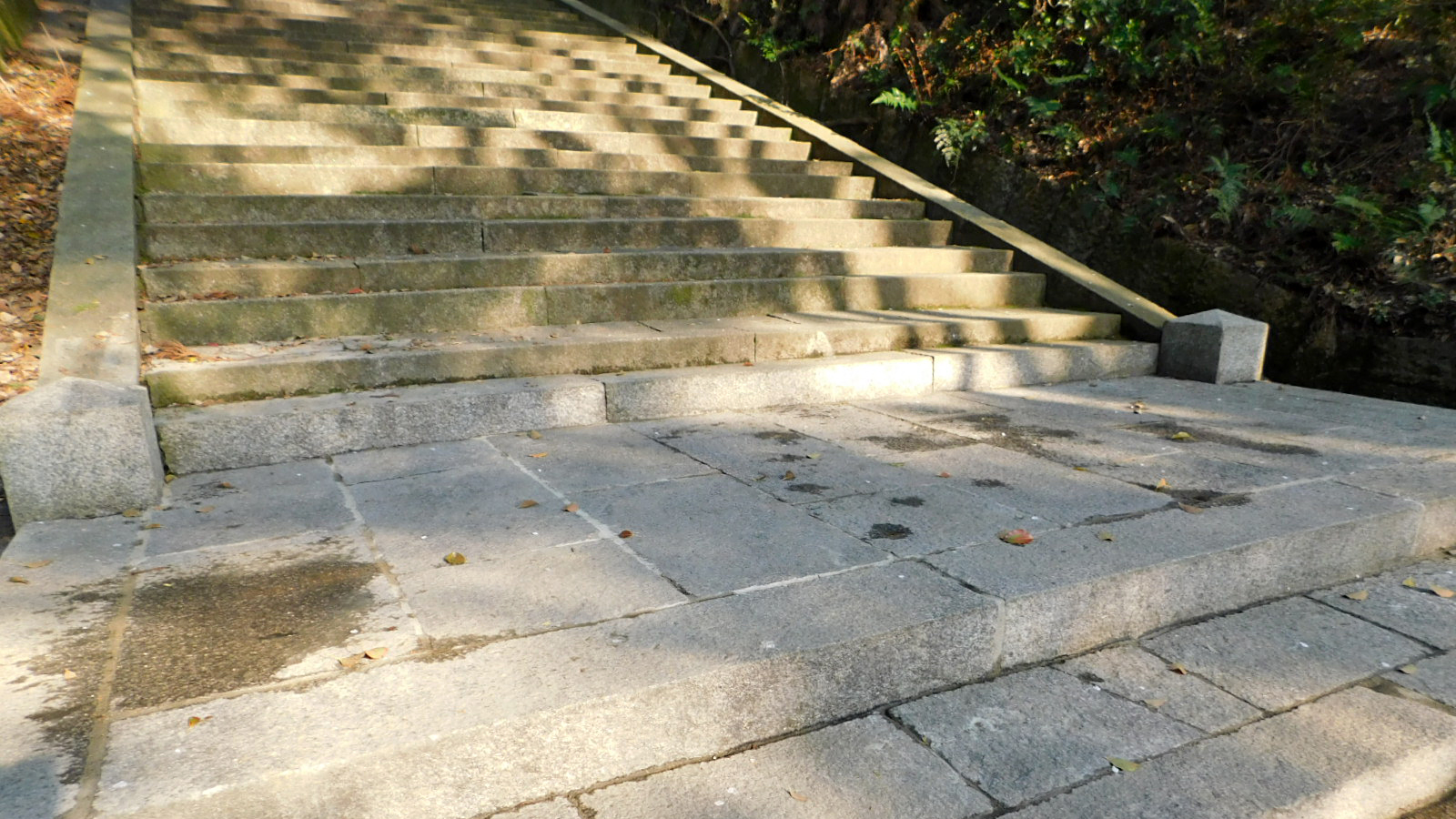 石階段
