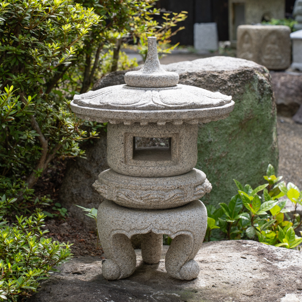 Cat-Footed Yukimi Lantern