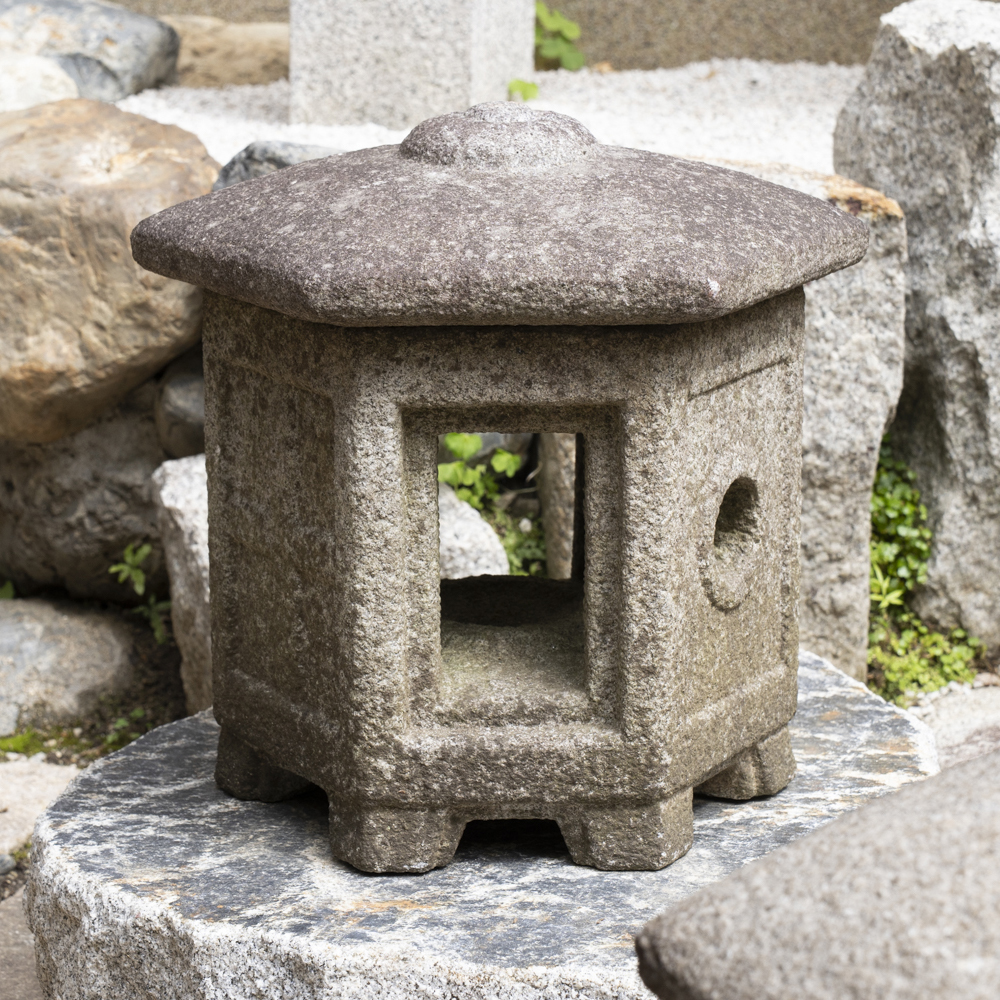 Shoden-in Lantern